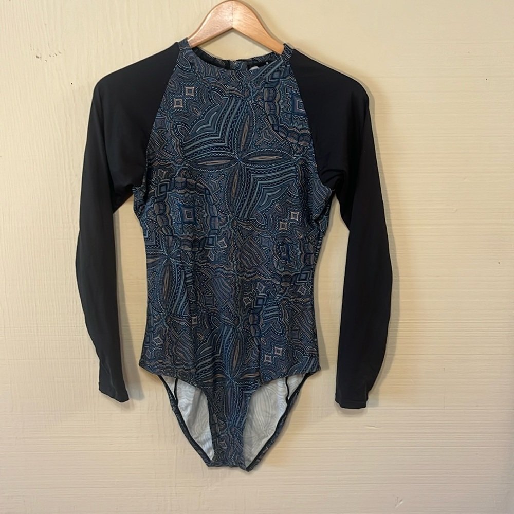 Carve designs surf suit one piece sun protection swimsuit